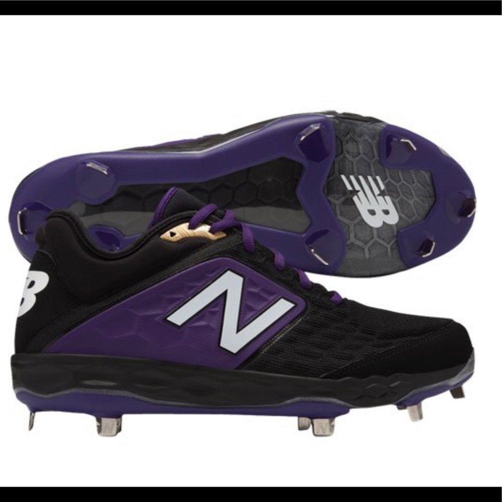 Men’s New Balance steel baseball cleats